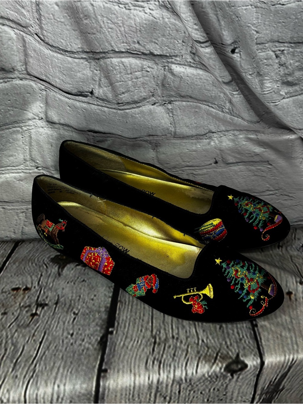 Holiday Granny Cottagecore Christmas Embroidered Black Velvet Smoking Slippers 9